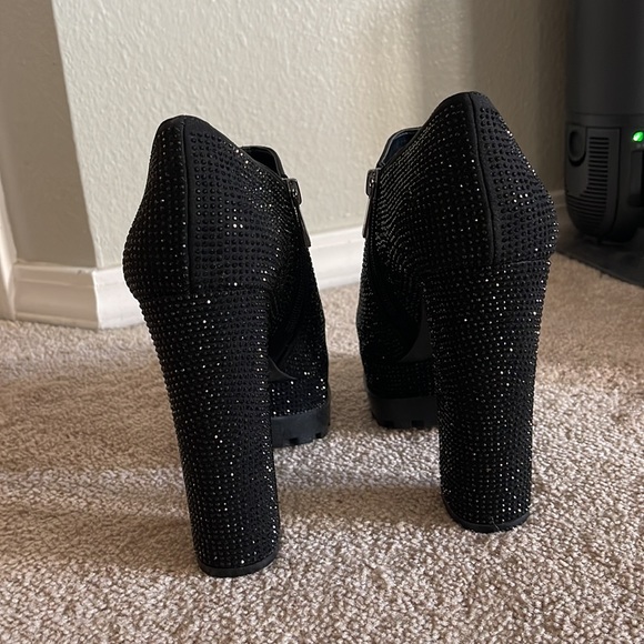 Black Jessica Simpson booties - Picture 3 of 5